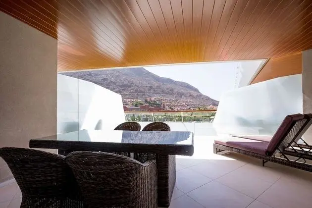 Premium Oda, Balkon, Havuz Manzaralı