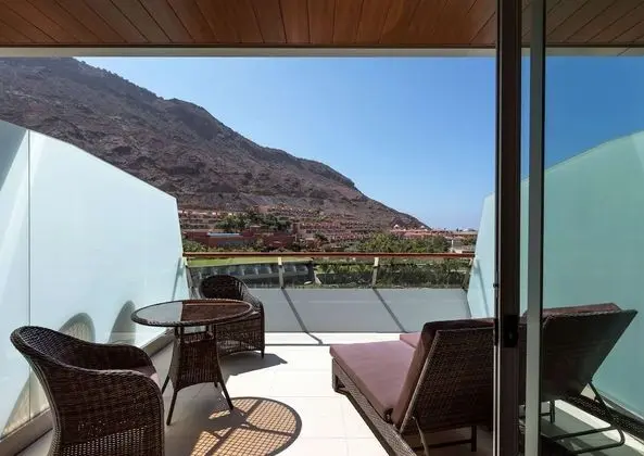 Premium Oda, Balkon, Havuz Manzaralı