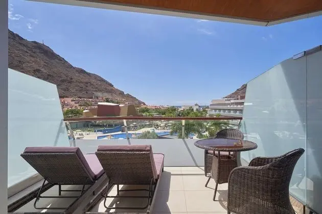 Premium Oda, Balkon, Havuz Manzaralı
