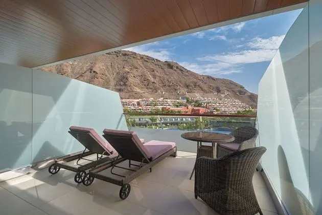 Premium Oda, Balkon, Havuz Manzaralı