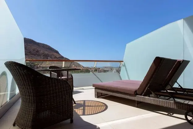Premium Oda, Balkon, Havuz Manzaralı
