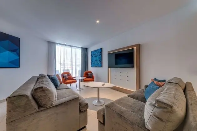Süit, 2 Yatak Odası, Balkon, Havuz Manzaralı