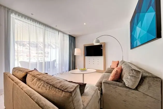 Süit, 2 Yatak Odası, Balkon, Havuz Manzaralı