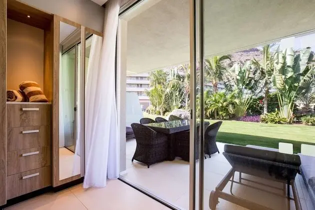 Süit, 2 Yatak Odası, Balkon, Havuz Manzaralı