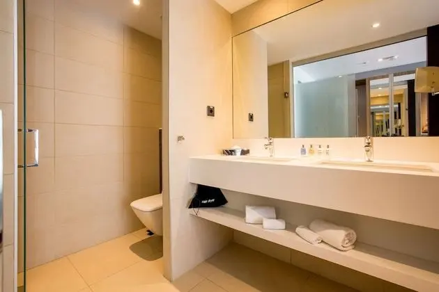 Süit, 2 Yatak Odası, Balkon, Havuz Manzaralı
