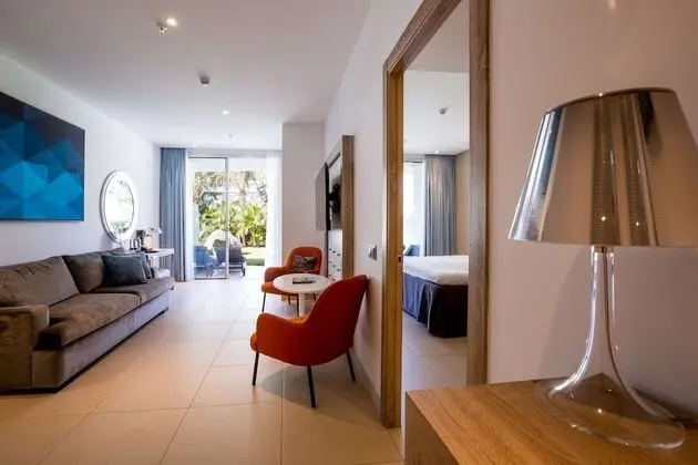 Süit, 2 Yatak Odası, Balkon, Havuz Manzaralı