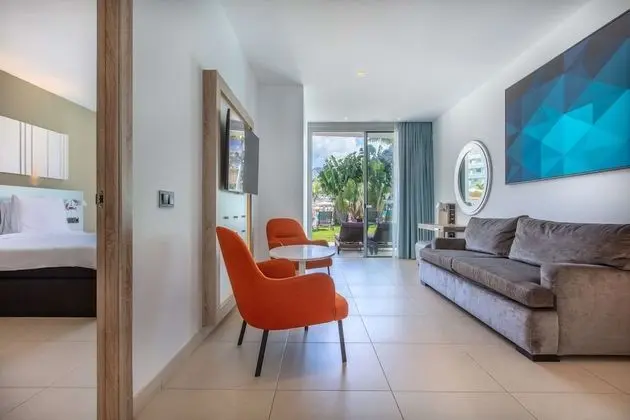 Süit, 2 Yatak Odası, Balkon, Havuz Manzaralı