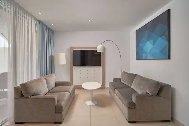 Süit, 2 Yatak Odası, Balkon, Havuz Manzaralı