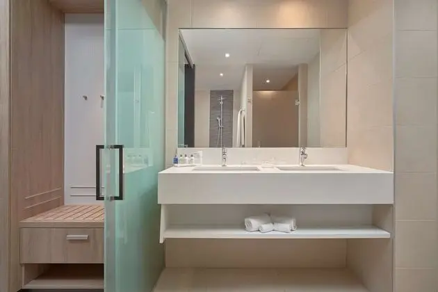 Süit, 2 Yatak Odası, Balkon, Havuz Manzaralı