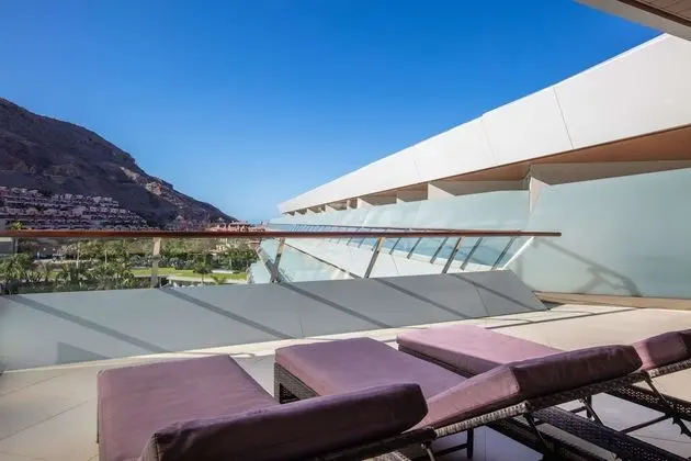 Süit, 3 Yatak Odası, Balkon, Havuz Manzaralı