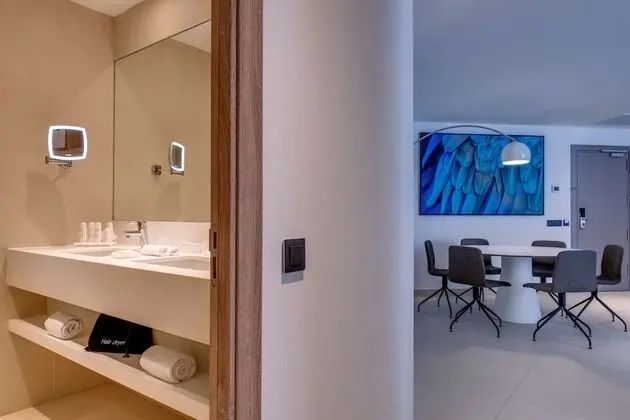 Süit, 3 Yatak Odası, Balkon, Havuz Manzaralı