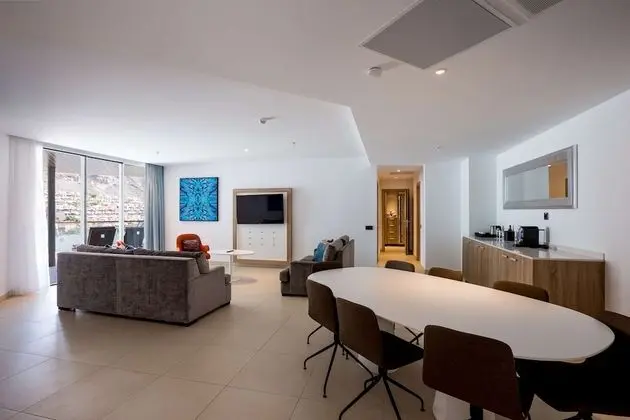 Süit, 3 Yatak Odası, Balkon, Havuz Manzaralı