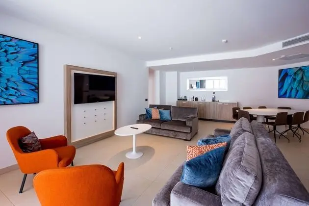 Süit, 3 Yatak Odası, Balkon, Havuz Manzaralı