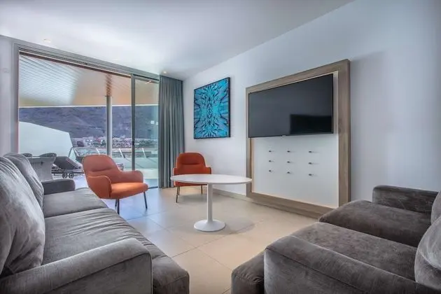 Süit, 3 Yatak Odası, Balkon, Havuz Manzaralı
