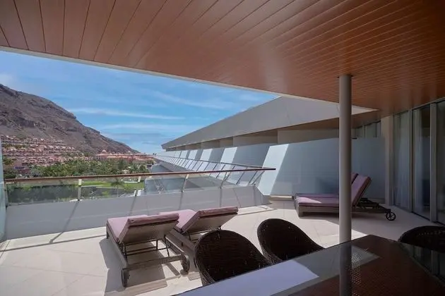 Süit, 3 Yatak Odası, Balkon, Havuz Manzaralı