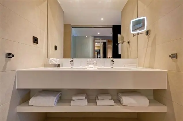 Süit, 3 Yatak Odası, Balkon, Havuz Manzaralı