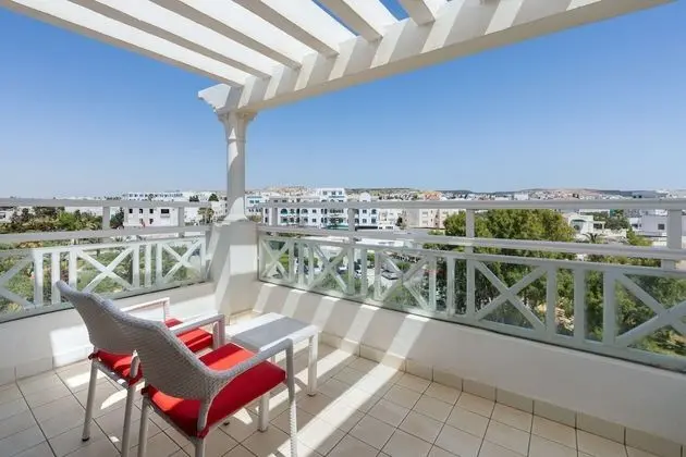 Family Oda, Balkon