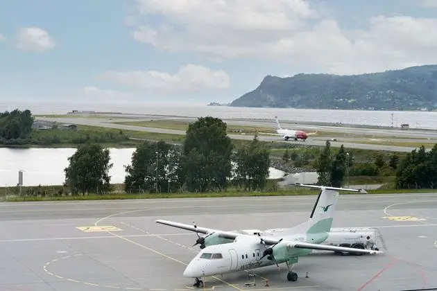 Premium Oda (Fjord & Runway View)
