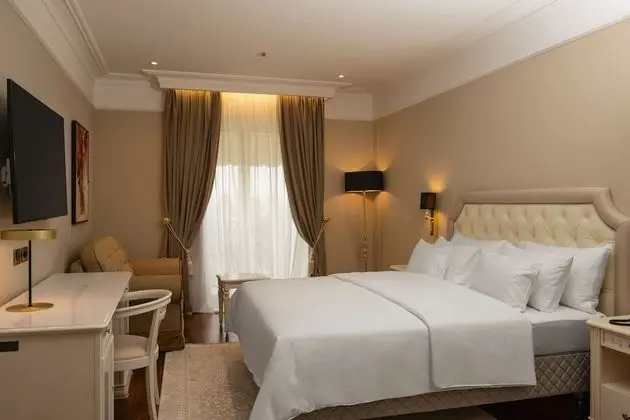 Junior Süit, Göl Manzaralı