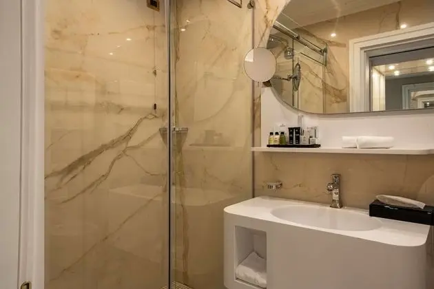 Junior Süit, Göl Manzaralı