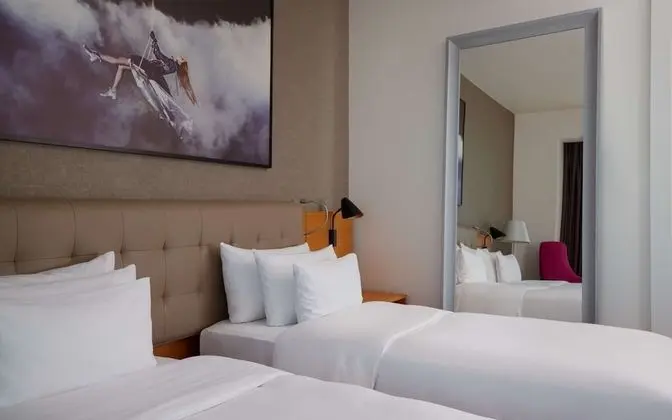 Oda, Dağ Manzaralı (Collection)