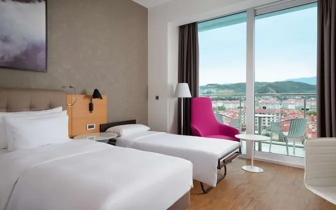 Oda, Dağ Manzaralı (Collection)