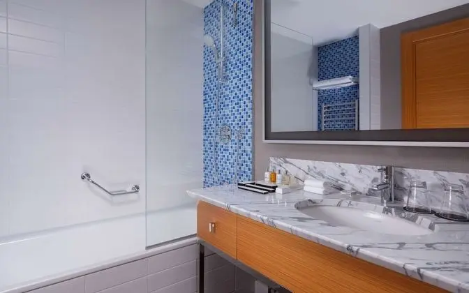 Oda, Dağ Manzaralı (Collection)