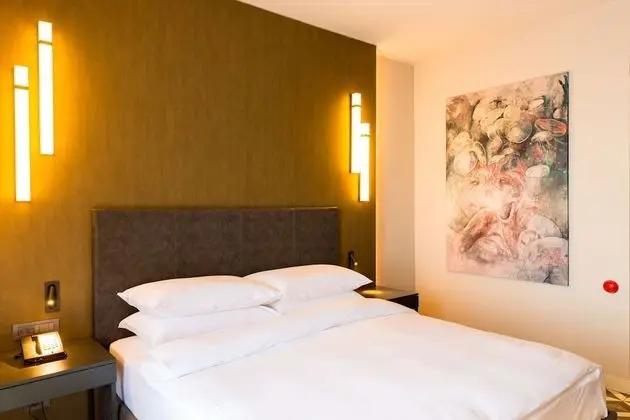 Standard Oda, Havuz Manzaralı