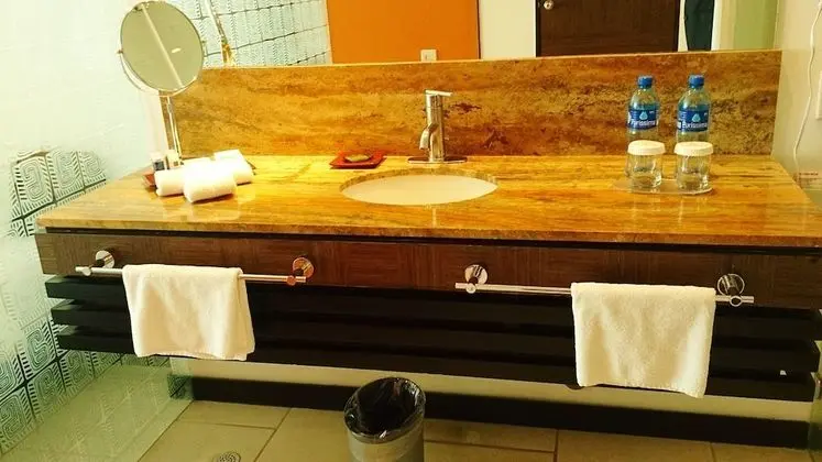 Deluxe Tek Büyük Yataklı Oda, 2 Çift Kişilik Yatak, Deniz Manzaralı