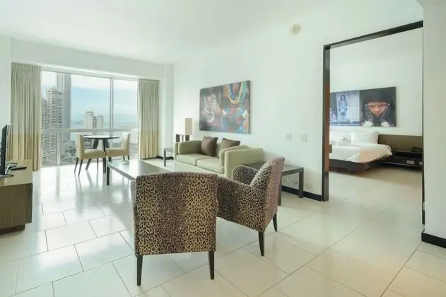 Junior Süit, 1 En Büyük (King) Boy Yatak, Okyanus Manzaralı