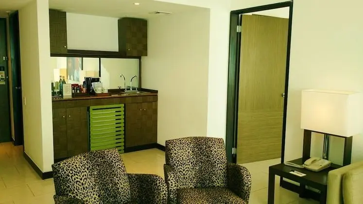 Junior Süit, 1 En Büyük (King) Boy Yatak, Okyanus Manzaralı