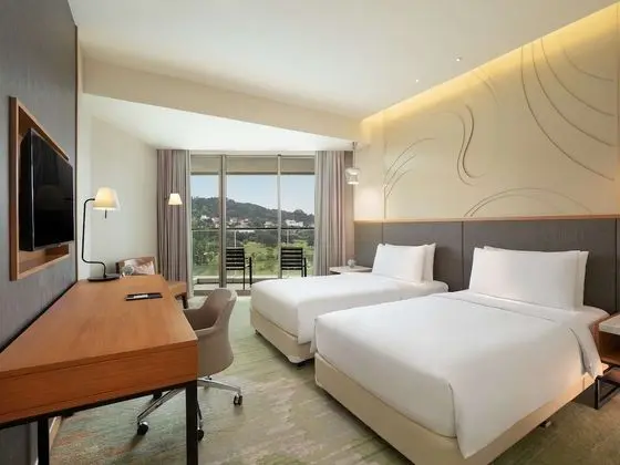Deluxe Oda, Balkon, Havuz Manzaralı (Golf View)