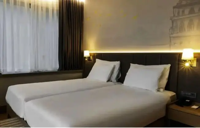 Premium Oda Sehir Manzarali