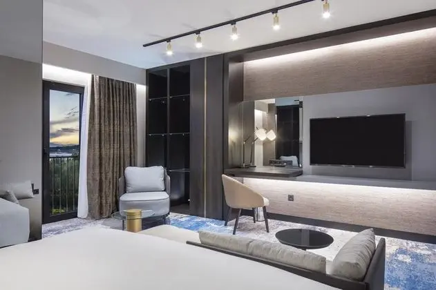 Junior Suite, Şehir veya Dağ Manzaralı