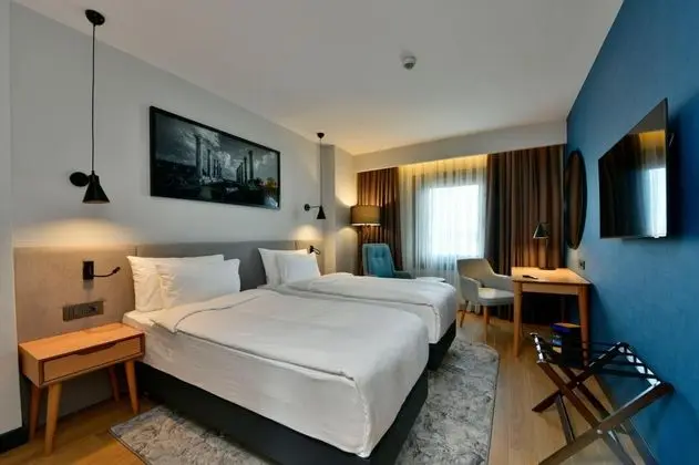 Standard Room King, Kısmı Deniz veya Havuz Manzaralı