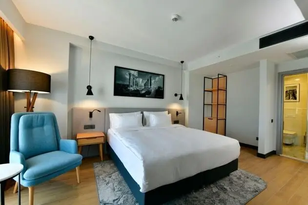 Suite-Iki Yatak Odalı, Kısmı Deniz veya Havuz Manzaralı