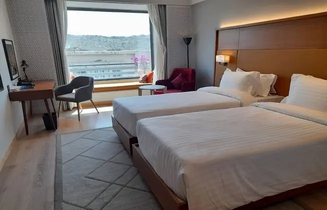 Superior Oda, Manzaralı (Valley View)