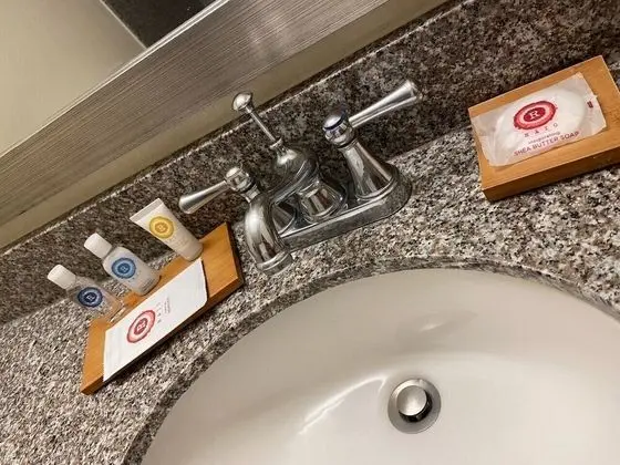 Oda, 1 En Büyük (King) Boy Yatak ve Çekyat, Engellilere Uygun, Sigara İçilmez