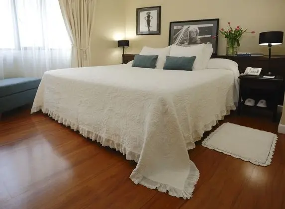 Suit Executive King Bed