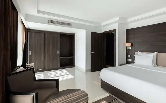 Junior Oda, Şehir Manzaralı