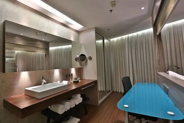 Quarto Business Class King
