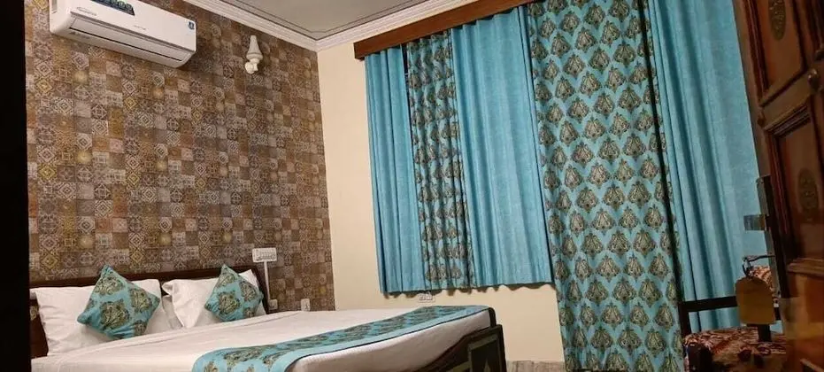 Deluxe Tek Büyük veya İki Ayrı Yataklı Oda