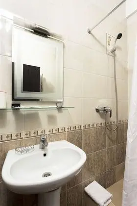 Tek Büyük veya İki Ayrı Yataklı Oda (Attic)