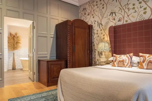 Deluxe Tek Büyük Yataklı Oda