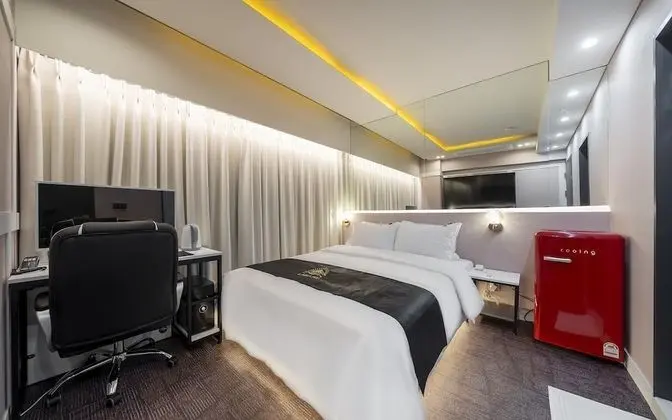 Oda (Deluxe (65" TV Netflix/Disney et)