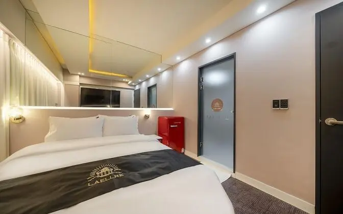 Oda (Deluxe (65" TV Netflix/Disney et)