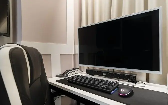 Oda (Deluxe (65" TV Netflix/Disney et)