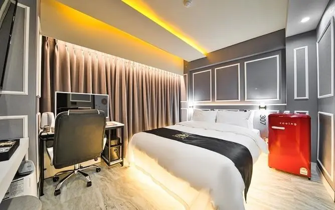 Oda (Deluxe (65" TV Netflix/Disney et)