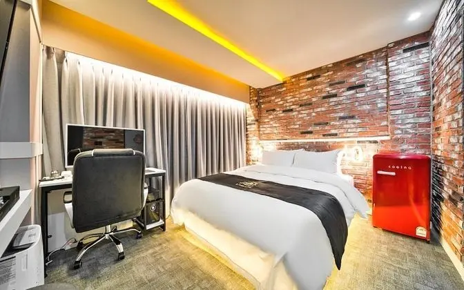 Oda (Deluxe (65" TV Netflix/Disney et)