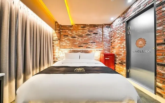 Oda (Deluxe (65" TV Netflix/Disney et)